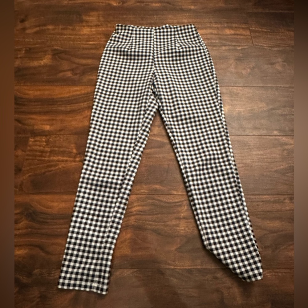 Princess Polly‎ - long capri pants - no button - zip in back - size 0